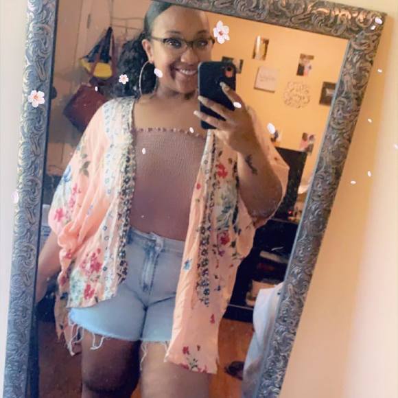 Profile Picture of Chelsea Thomas (@chelmaewalker1) on Poshmark