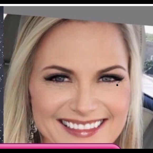 Profile Picture of Jo Cook (@jocook1701) on Poshmark