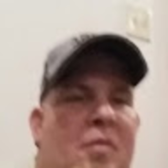 Profile Picture of Roy Gibson (@roygibson1977) on Poshmark