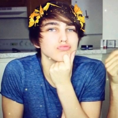 Profile Picture of Gracie Sutton (@gramae118) on Twitter