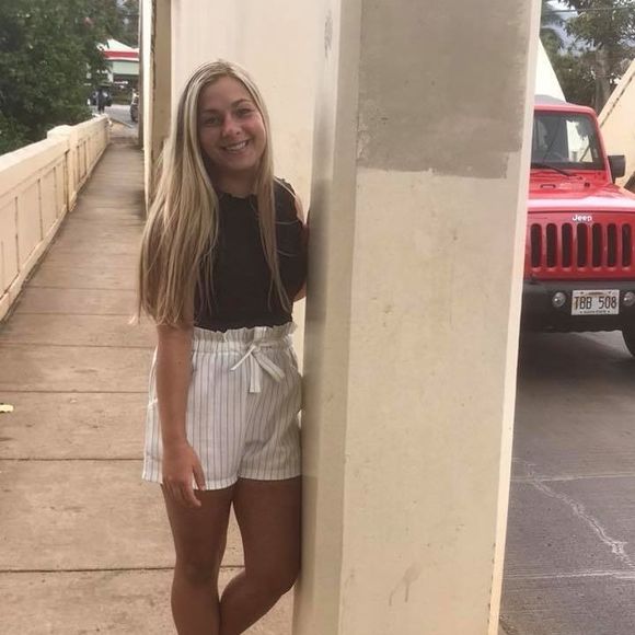 Profile Picture of Ariel Dubbels (@arielnicole97) on Poshmark