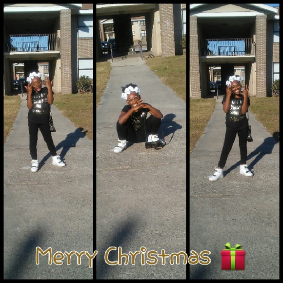 Profile Picture of Joniya Palmer (@thecute1niya) on Poshmark