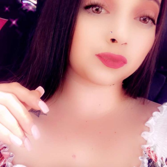 Profile Picture of Rachael Parsons (@eriinismyworld) on Poshmark