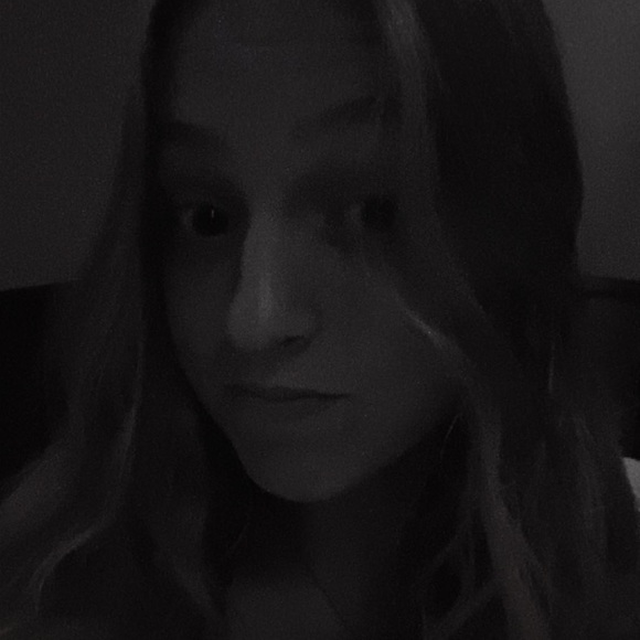 Profile Picture of Deni Katcher (@denimariek) on Poshmark