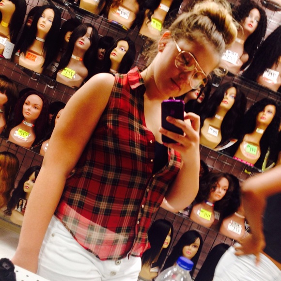 Profile Picture of Katelyn Mcgee (@pinkpanda1616) on Poshmark