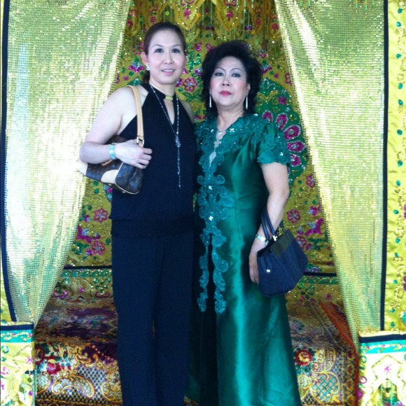 Profile Picture of Erni Johan (@ernijohan) on Poshmark