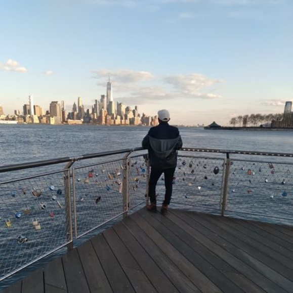 Profile Picture of Armando Tiul corad (@armandotiul15) on Poshmark