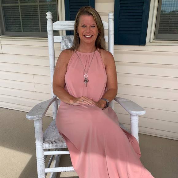 Profile Picture of Heather Turner (@teachermom70) on Poshmark