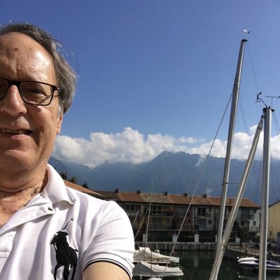 Profile Picture of Andrew Grossman (@@andygr) on Twitter