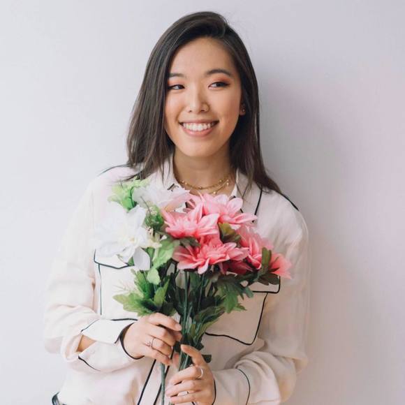 Profile Picture of Mandy Wu (@mandy_yufei) on Poshmark