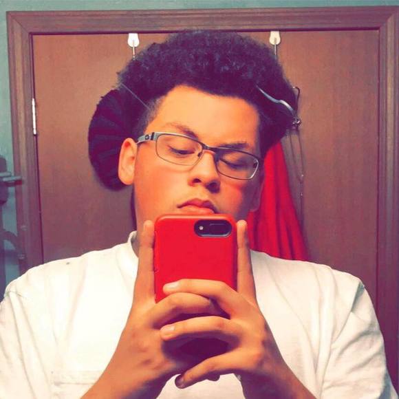 Profile Picture of Josh Conklin (@wallejosh) on Poshmark