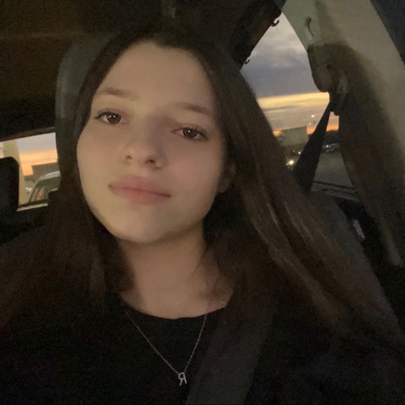 Profile Picture of Carleigh Roberts (@carleigh_robert) on Poshmark