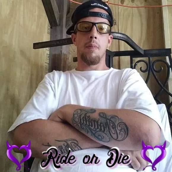 Profile Picture of Adam Lyles (@adamlyles30) on Poshmark