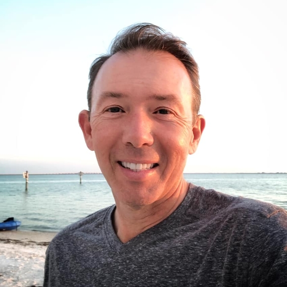Profile Picture of Barry Gilliand (@barrygilliand) on Poshmark
