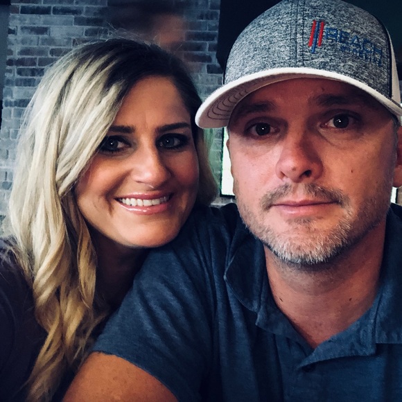 Profile Picture of Cori Thomas (@cdavis21) on Poshmark