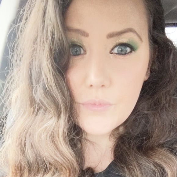 Profile Picture of Amanda Zentmyer (@z1713653) on Poshmark