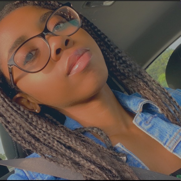 Profile Picture of Aaliyah Lucas (@aaliyah_lucas) on Poshmark