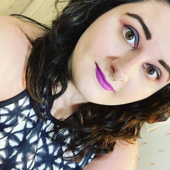 Profile Picture of Julia Lownsbery (@jrlownsbery) on Poshmark