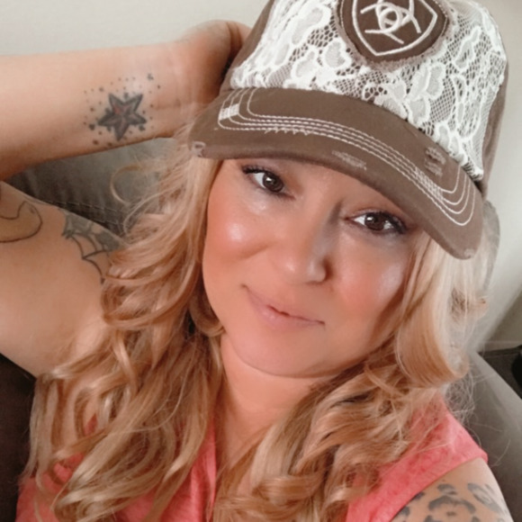 Amy Planchon - Poshmark Profile Picture of Amy Planchon (@amydolly78) on Poshmark