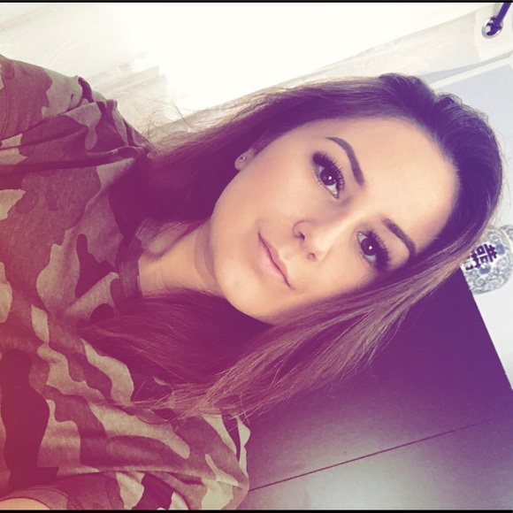 Nadiya Vladyka - Poshmark Profile Picture of Nadiya Vladyka (@nadiyalovexo) on Poshmark