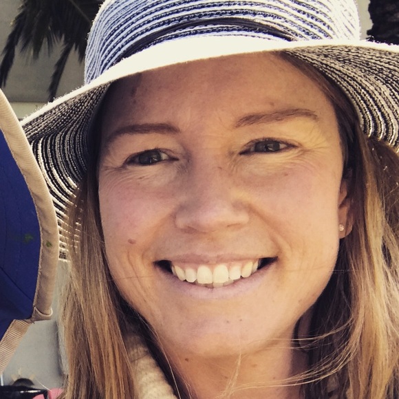 Profile Picture of Erin Tobin (@emtobin76) on Poshmark