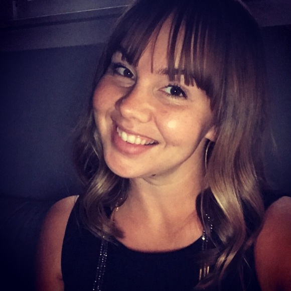 Profile Picture of Chelsea Ready (@archelsea) on Poshmark
