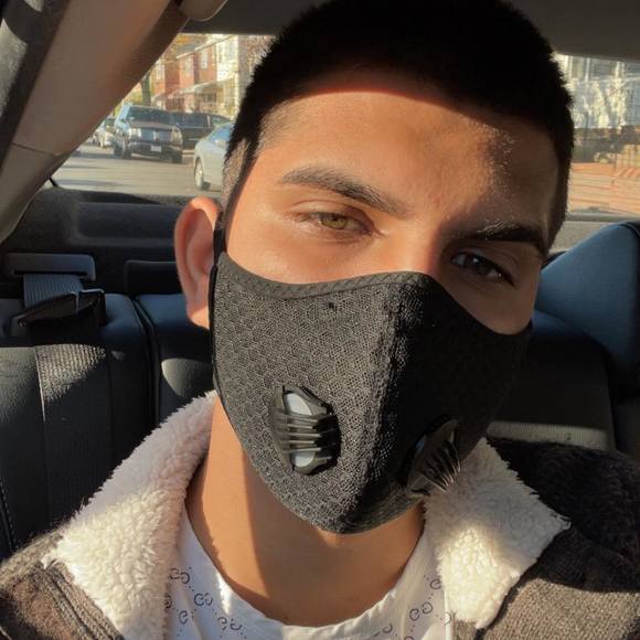 Profile Picture of Gábor Szabo (@djking025) on Poshmark