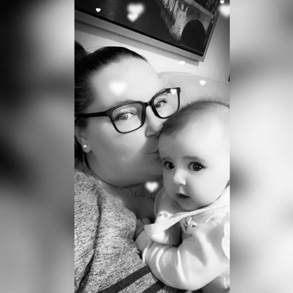 Mélissa Leduc - Poshmark Profile Picture of Mélissa Leduc (@melissaleduc88) on Poshmark