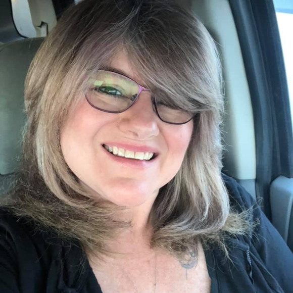 Profile Picture of Gidget Krugel (@gogidgego) on Poshmark