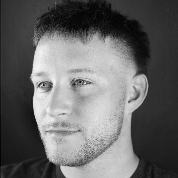 Profile Picture of Nathan Donahue (@nathan_donahue) on Poshmark