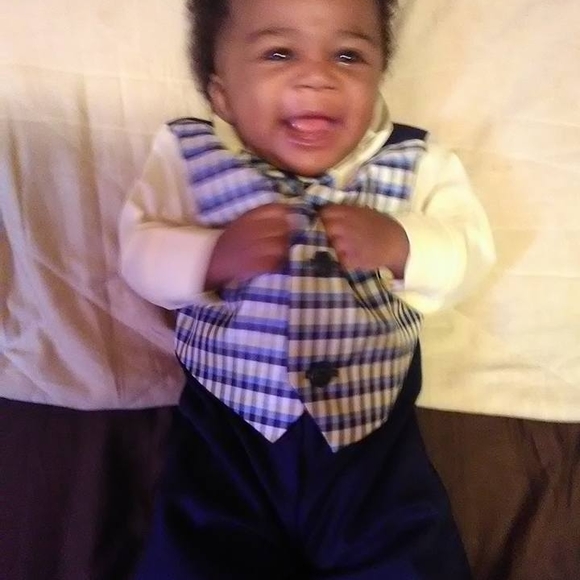 Mario Goram - Poshmark Profile Picture of Mario Goram (@mgoram1701) on Poshmark