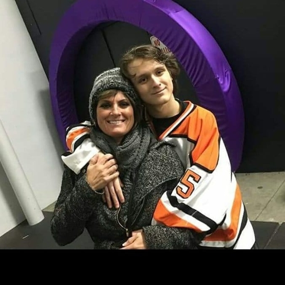 Profile Picture of Hunter Jelinski (@hunterj_25) on Poshmark