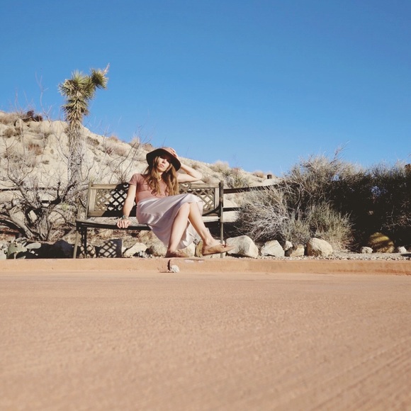 Profile Picture of Rheanna Downey (@rheannad) on Poshmark