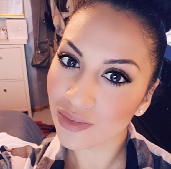 Profile Picture of Yesenia Ayala (@nia4sho) on Poshmark