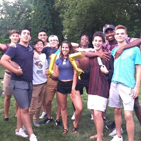 Profile Picture of Ben Gratsch (@bgratsch) on Poshmark