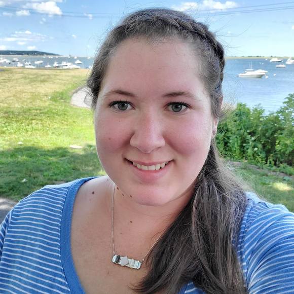 Profile Picture of Lisa Sevigny (@marie2329) on Poshmark