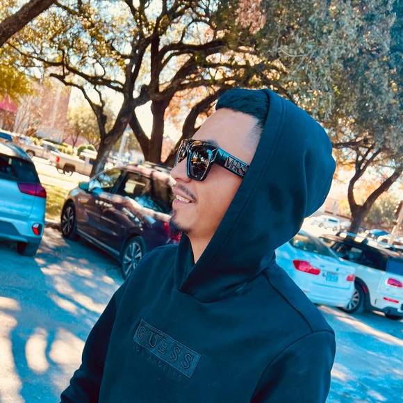 Profile Picture of Samuel Ortiz (@samuel5710) on Poshmark