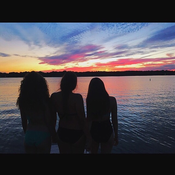 Profile Picture of Nicole Divincenzo (@nchenzo) on Poshmark