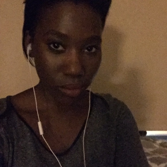 Profile Picture of Alyssa Archie (@lyssa222) on Poshmark