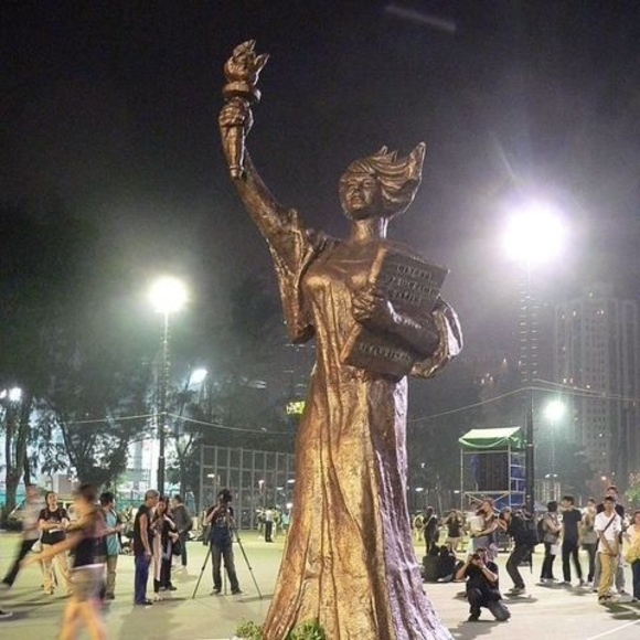 Profile Picture of Steven kacheung Sung (@skcsungis) on Poshmark