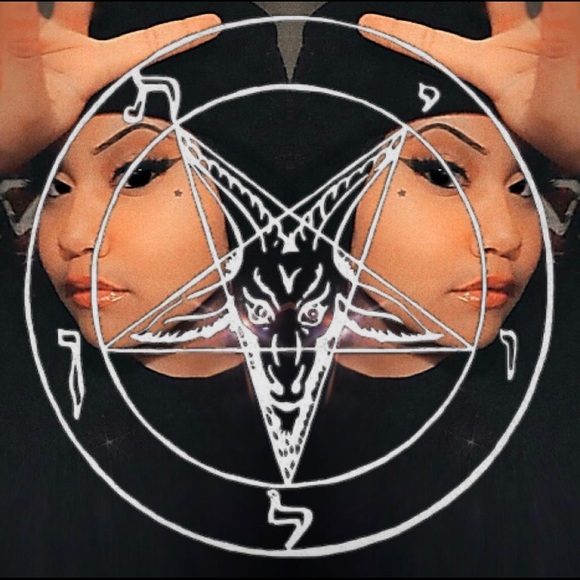 Profile Picture of Catherine Gonzalez (@13cat13) on Poshmark