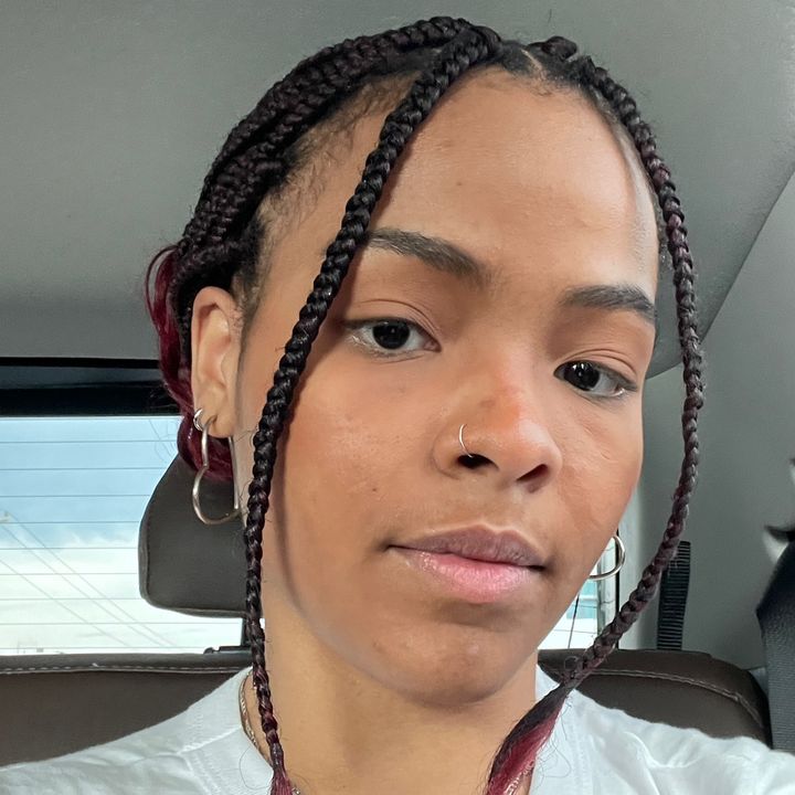 Profile Picture of debs (@deboramvalen) on Tiktok