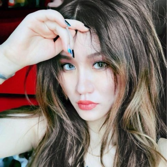 Profile Picture of Zhu Zhu (@juju_zz) on Poshmark