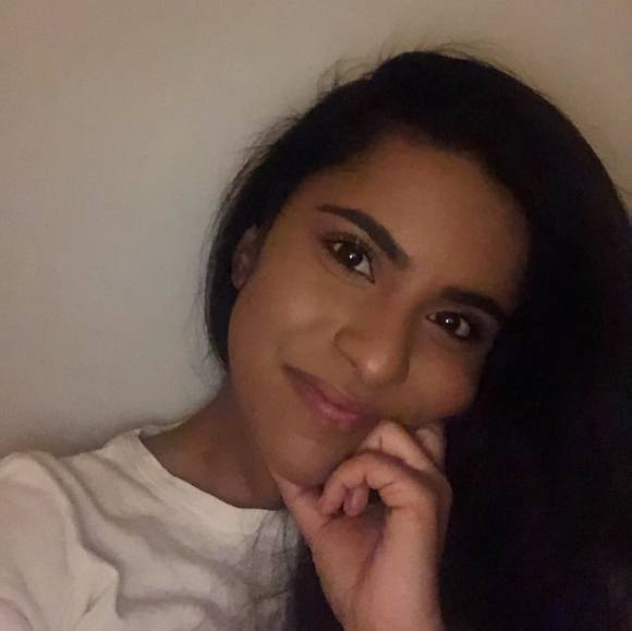 Profile Picture of Shainika Thirukumar (@shainikat) on Poshmark
