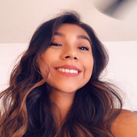 Profile Picture of Itzel ruby Jaimes (@itzelj38) on Poshmark