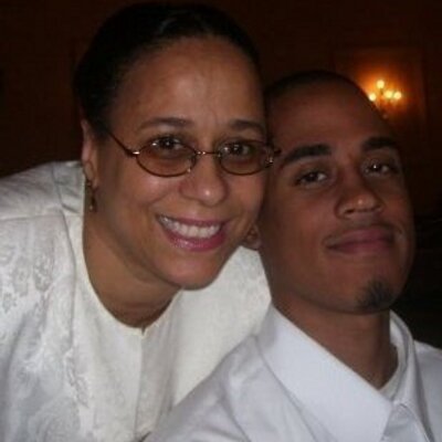 Profile Picture of Antoinette Andrade (@antoinette62) on Twitter