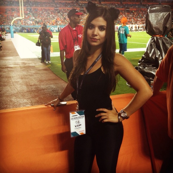 Profile Picture of Daniella Levy (@dani_levs) on Poshmark