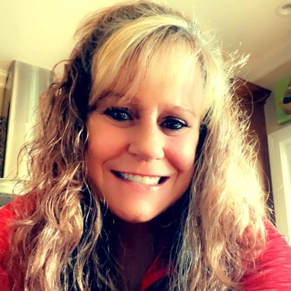 Profile Picture of Tammie Hellmueller (@tamhellmueller) on Poshmark