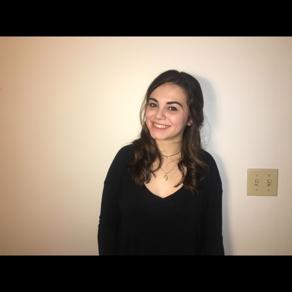 Holly Damante - Poshmark Profile Picture of Holly Damante (@hdamante) on Poshmark