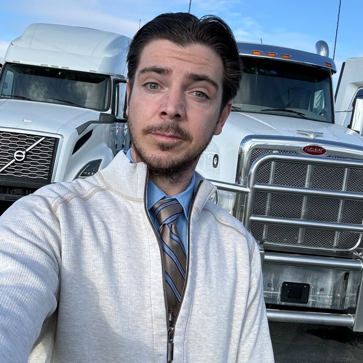Profile Picture of Bryon Thorson (@boxtrucks_bryon) on Tiktok